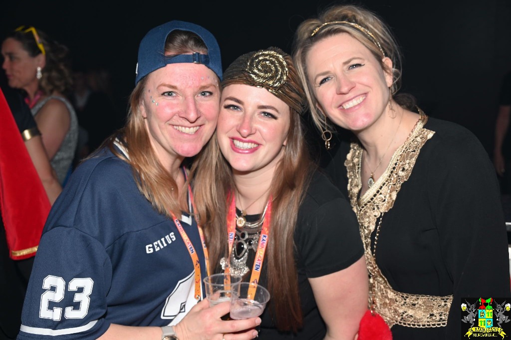 ../Images/Steegfeest XL 180.jpg